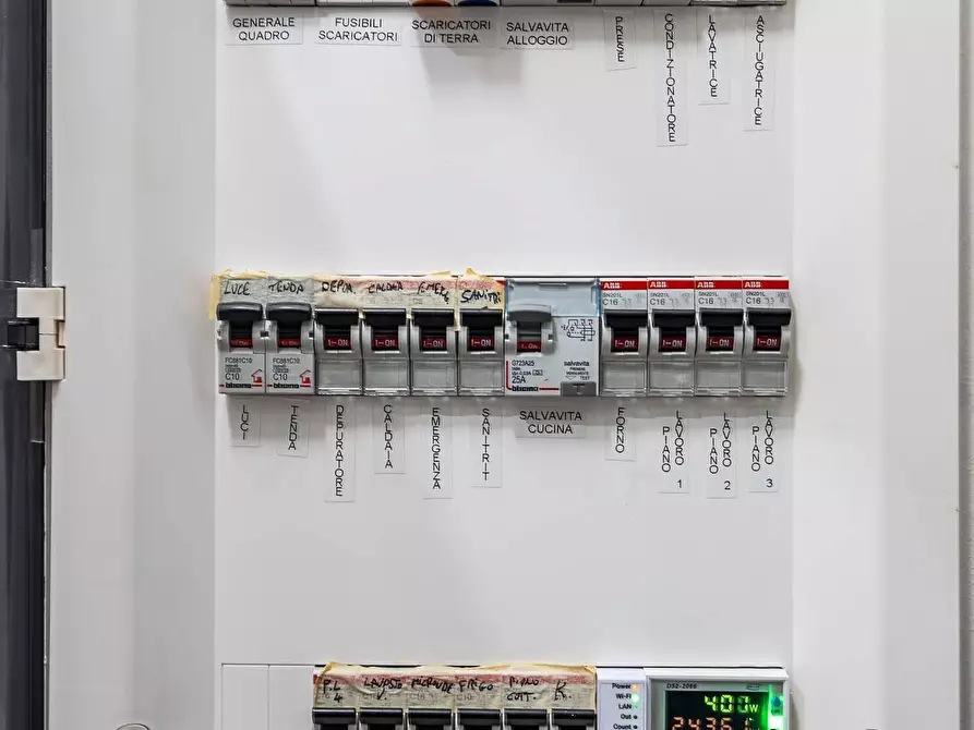 Immagine 30 di Appartamento in vendita  in Via Raffaele Cadorna 17 a Torino