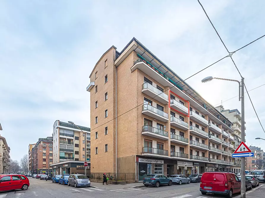 Immagine 36 di Appartamento in vendita  in Via Raffaele Cadorna 17 a Torino