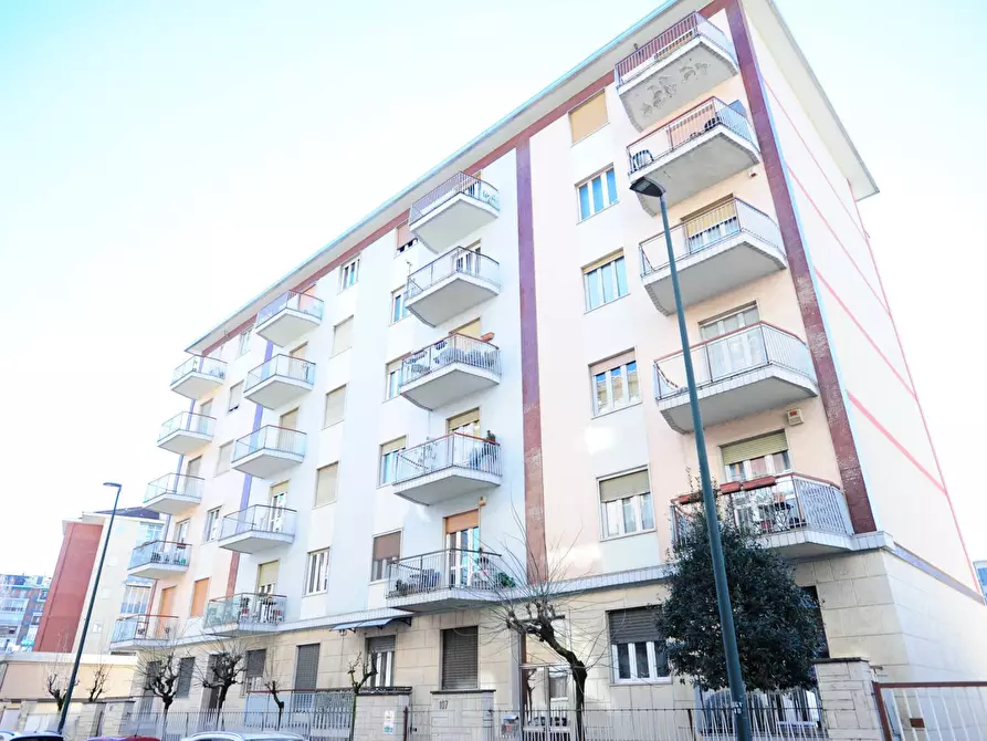 Immagine 30 di Appartamento in vendita  in Via Nicomede Bianchi 105 a Torino