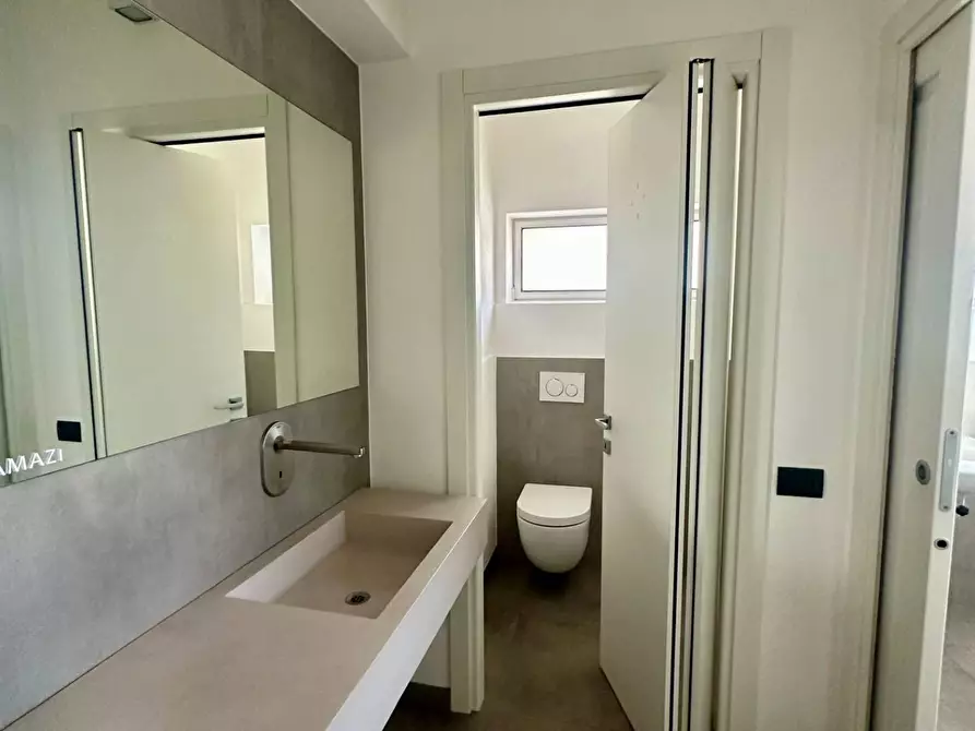 Immagine 24 di Negozio in affitto  in via roma 1 a Castelletto Stura