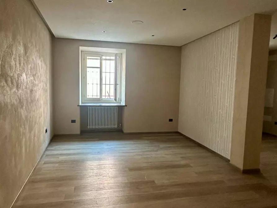 Immagine 18 di Negozio in affitto  in via roma 1 a Castelletto Stura