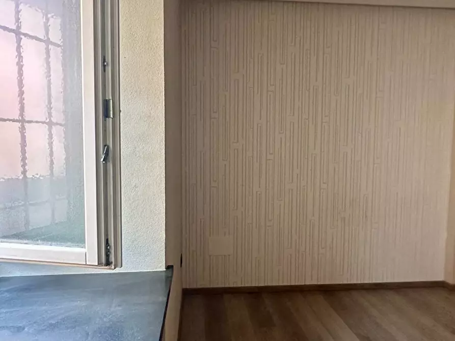 Immagine 33 di Negozio in affitto  in via roma 1 a Castelletto Stura