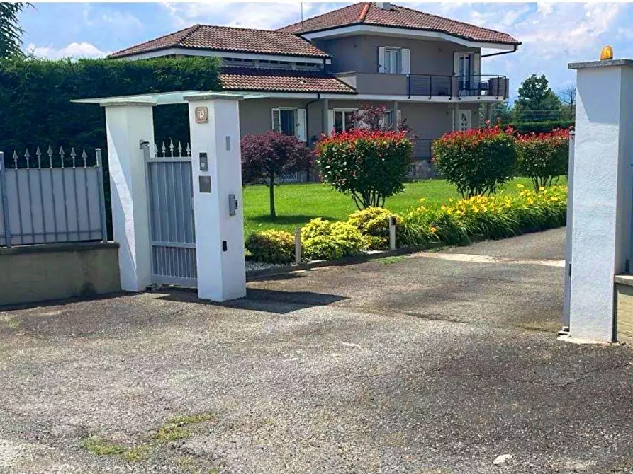 Immagine 1 di Villa in vendita  in Via Boschetti 15 a Ala Di Stura