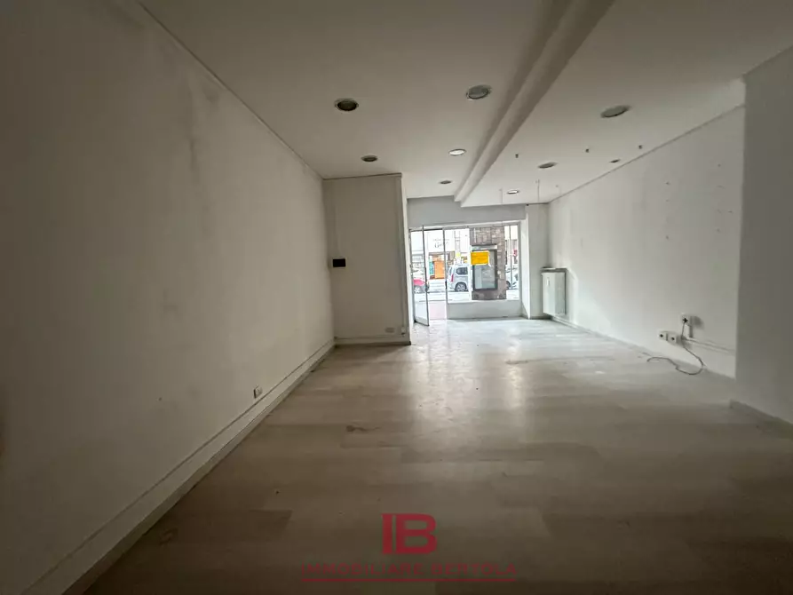 Immagine 6 di Negozio in affitto  in CORSO NIZZA 51 a Cuneo