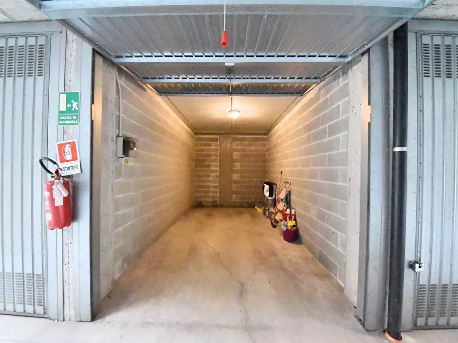 Immagine 1 di Box auto in vendita  in Via Carlo Porta 30 a Torino