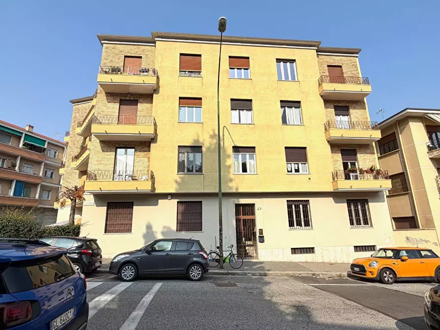 Immagine 2 di Appartamento in vendita  in Via Lomellina 49 a Torino