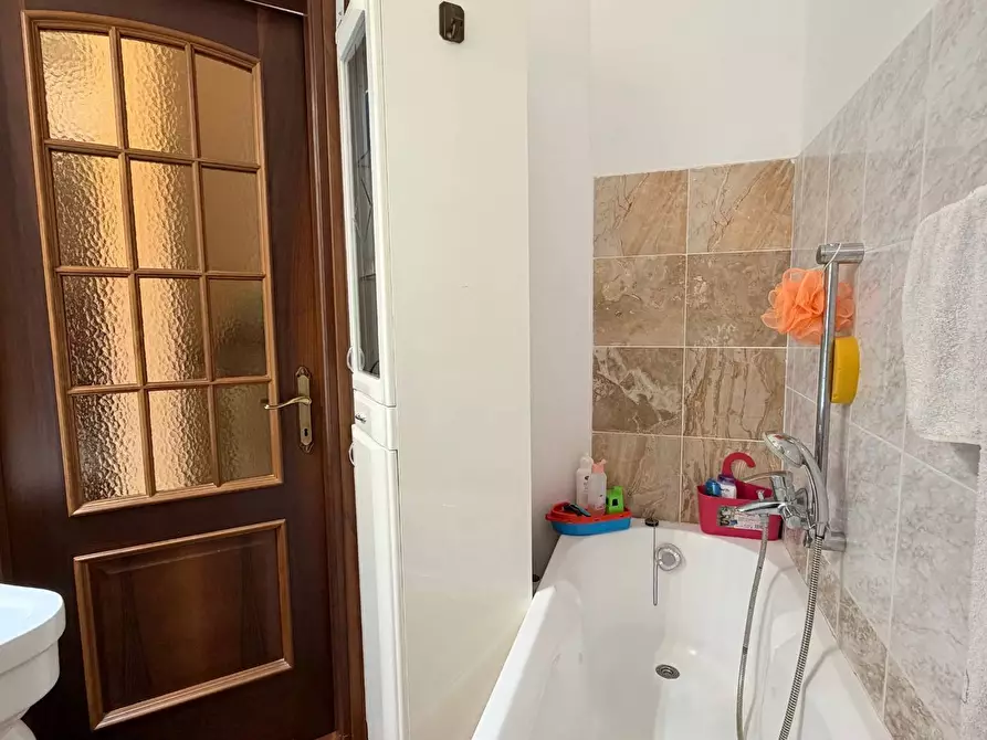 Immagine 14 di Appartamento in vendita  in Via Lomellina 49 a Torino