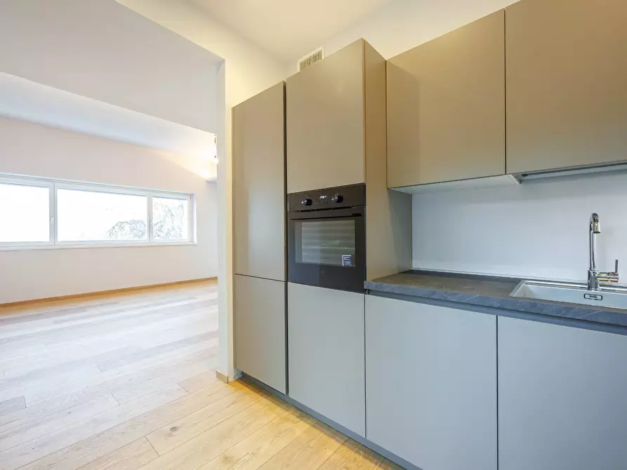 Immagine 6 di Appartamento in affitto  in Viale Venticinque Aprile a Torino