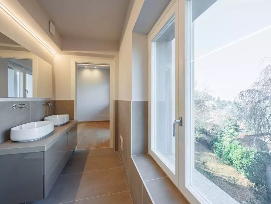 Immagine 16 di Appartamento in affitto  in Viale Venticinque Aprile a Torino