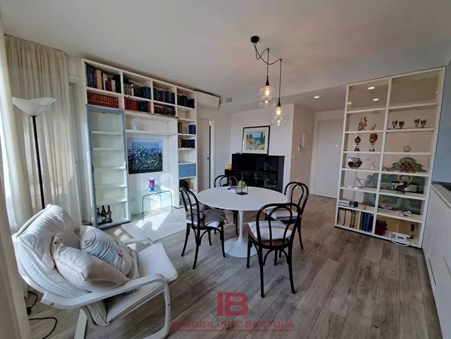 Immagine 1 di Appartamento in vendita  in corso alcide de gasperi 53 a Cuneo