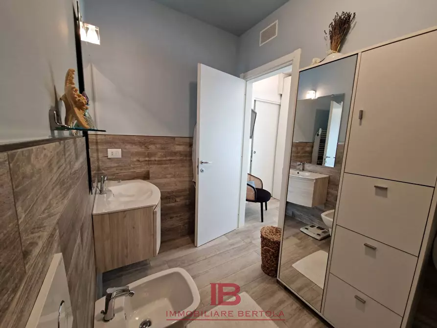 Immagine 12 di Appartamento in vendita  in corso alcide de gasperi 53 a Cuneo