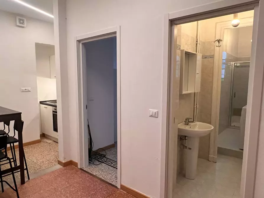 Immagine 4 di Casa semindipendente in affitto  in Via Enrico Cialdini 23 a Torino