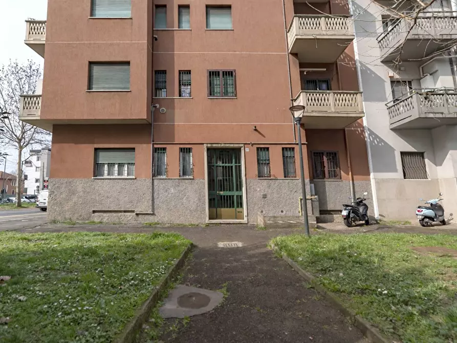 Immagine 17 di Appartamento in affitto  in Viale Marche 30 a Milano