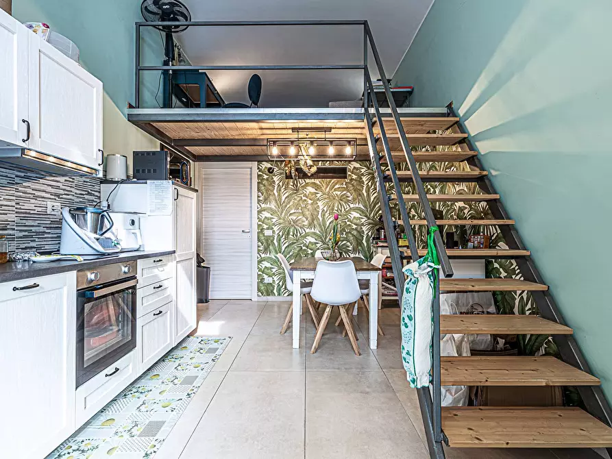 Immagine 1 di Loft/Open space in vendita  in Via Varallo 4 a Torino