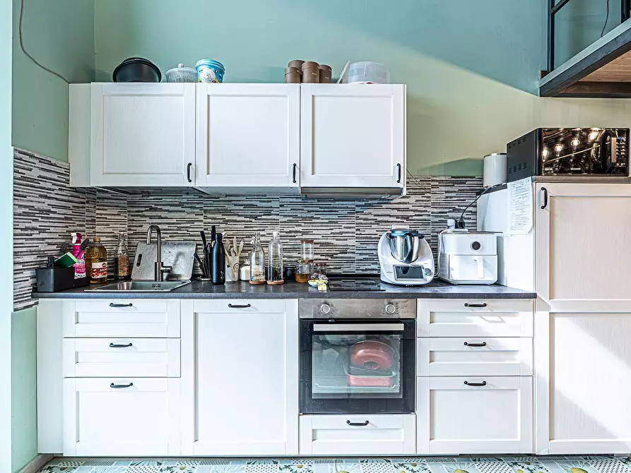 Immagine 2 di Loft/Open space in vendita  in Via Varallo 4 a Torino