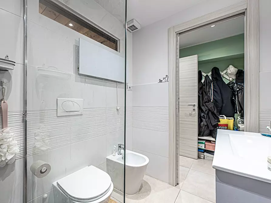 Immagine 23 di Loft/Open space in vendita  in Via Varallo 4 a Torino