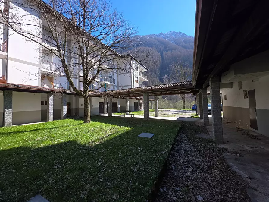 Immagine 19 di Appartamento in vendita  in SP33 10 a Ala Di Stura