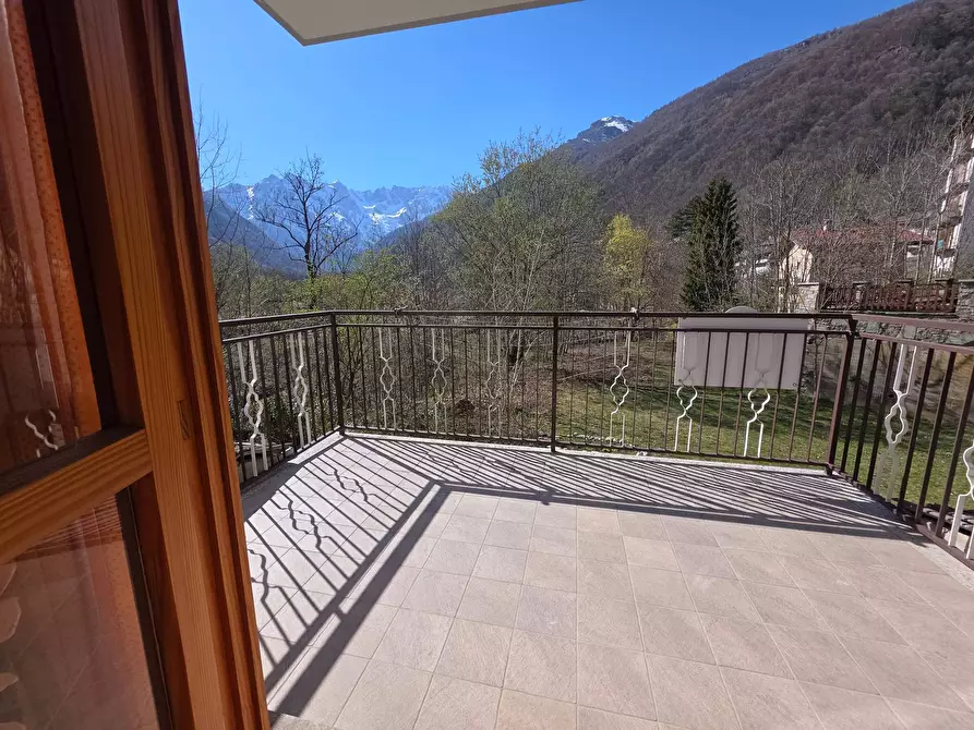 Immagine 12 di Appartamento in vendita  in SP33 10 a Ala Di Stura