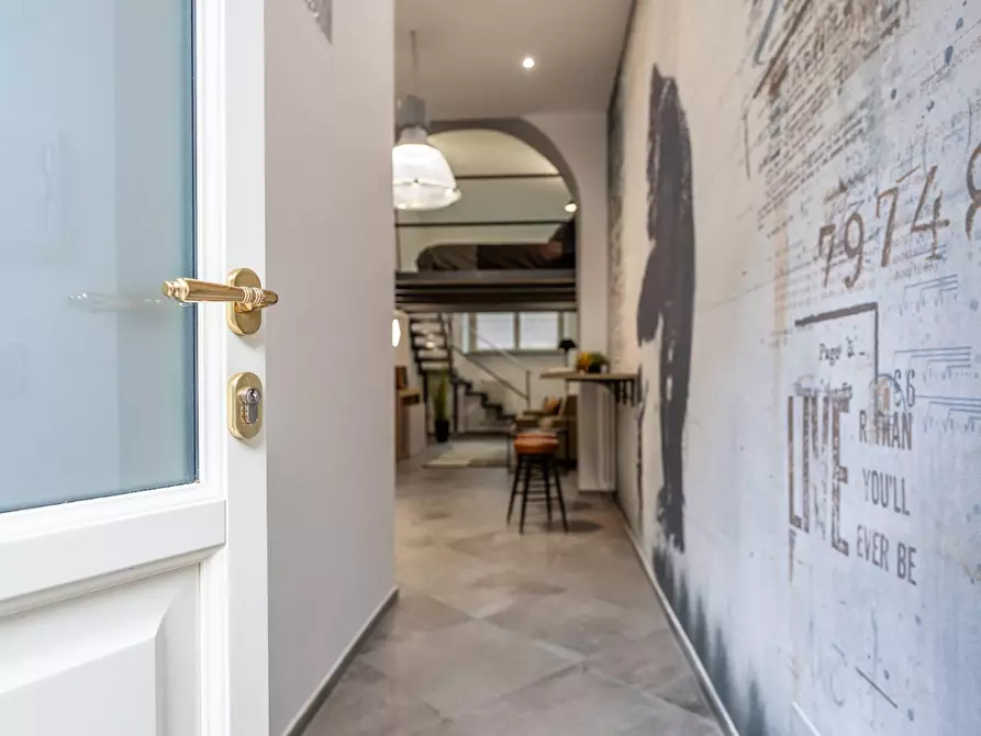 Immagine 11 di Loft/Open space in vendita  in Via Vincenzo Bellini 6 a Torino