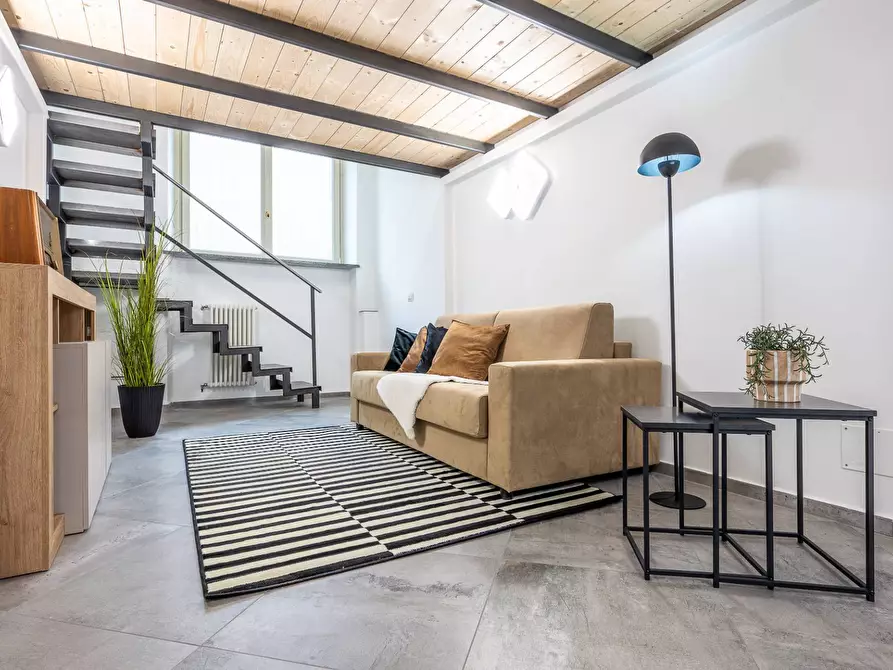 Immagine 15 di Loft/Open space in vendita  in Via Vincenzo Bellini 6 a Torino