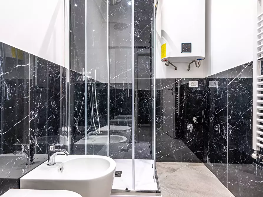 Immagine 30 di Loft/Open space in vendita  in Via Vincenzo Bellini 6 a Torino