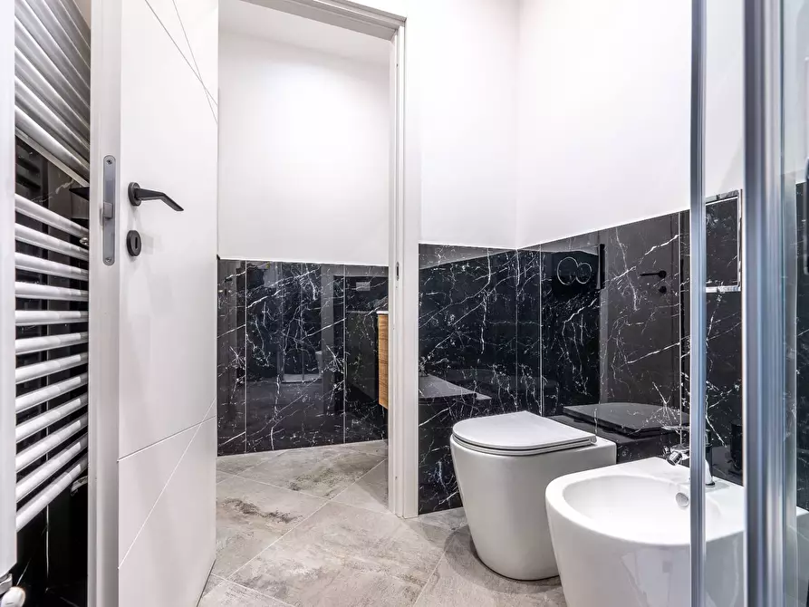 Immagine 31 di Loft/Open space in vendita  in Via Vincenzo Bellini 6 a Torino