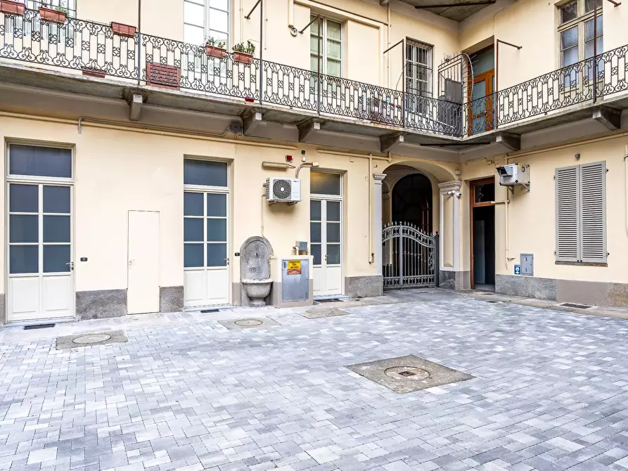 Immagine 33 di Loft/Open space in vendita  in Via Vincenzo Bellini 6 a Torino