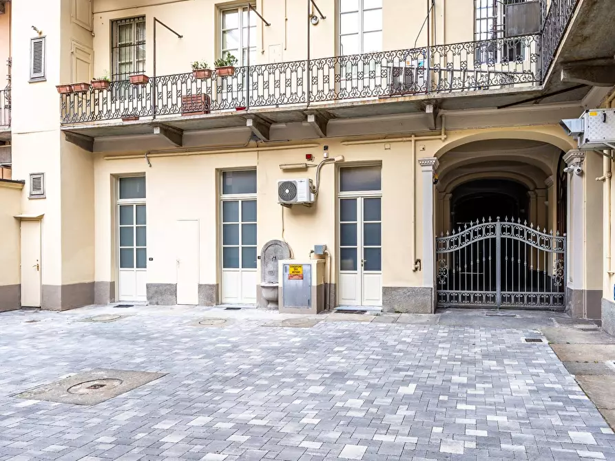 Immagine 34 di Loft/Open space in vendita  in Via Vincenzo Bellini 6 a Torino