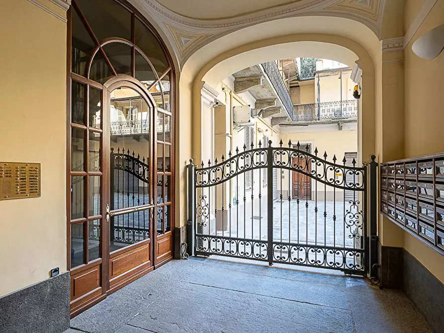 Immagine 35 di Loft/Open space in vendita  in Via Vincenzo Bellini 6 a Torino