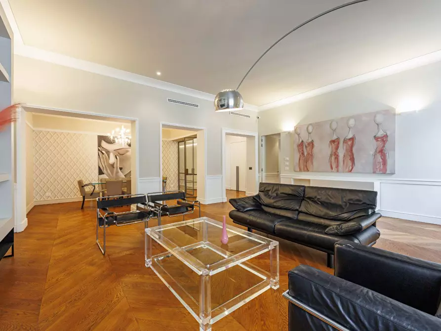 Immagine 2 di Appartamento in affitto  in Via Roma 305 a Torino