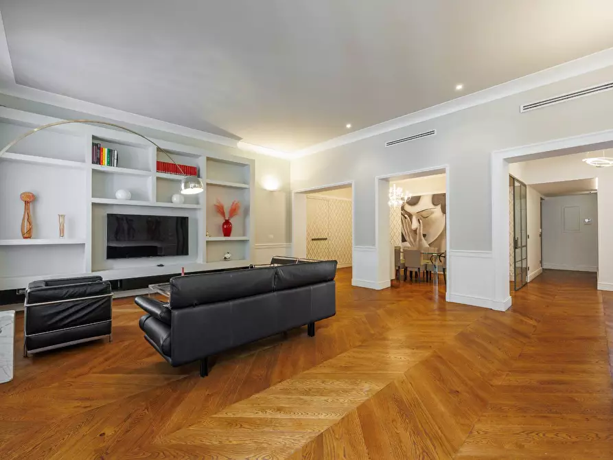 Immagine 3 di Appartamento in affitto  in Via Roma 305 a Torino