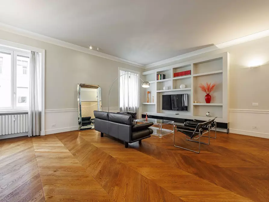 Immagine 4 di Appartamento in affitto  in Via Roma 305 a Torino