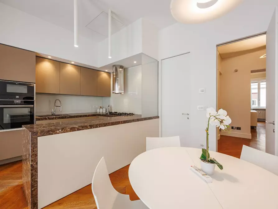 Immagine 14 di Appartamento in affitto  in Via Roma 305 a Torino
