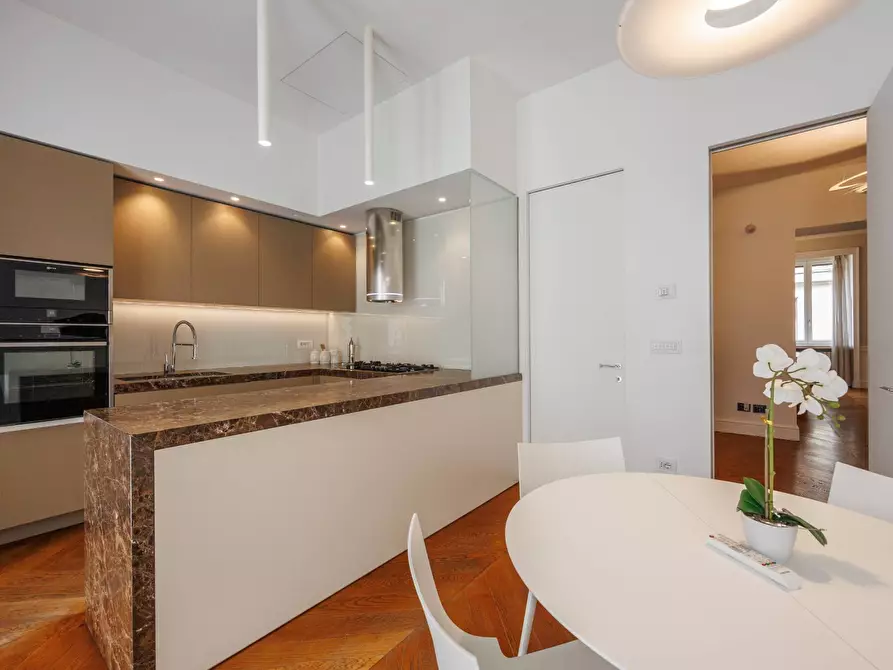 Immagine 19 di Appartamento in affitto  in Via Roma 305 a Torino