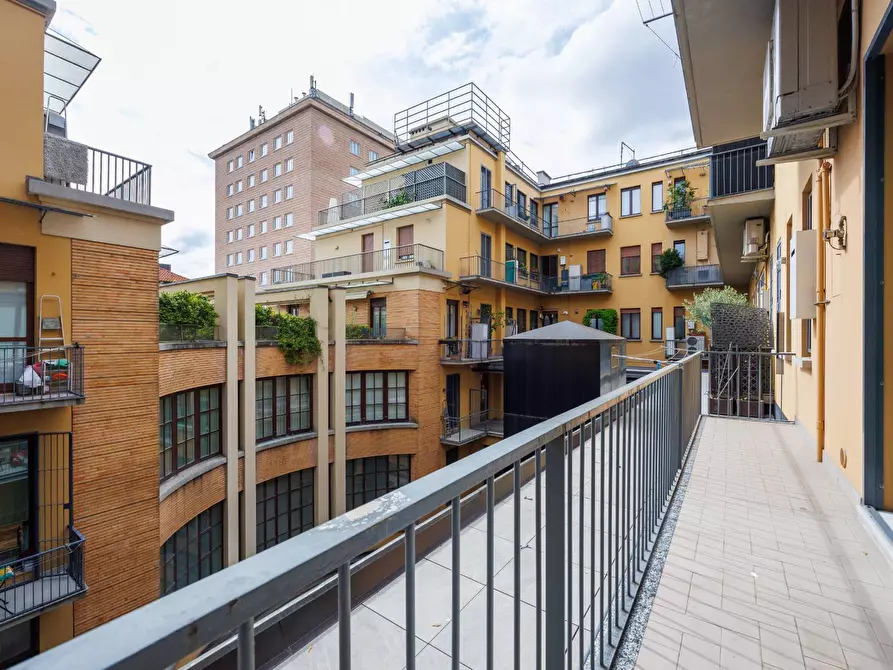 Immagine 21 di Appartamento in affitto  in Via Roma 305 a Torino