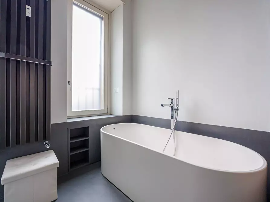 Immagine 42 di Appartamento in affitto  in Via Roma 305 a Torino