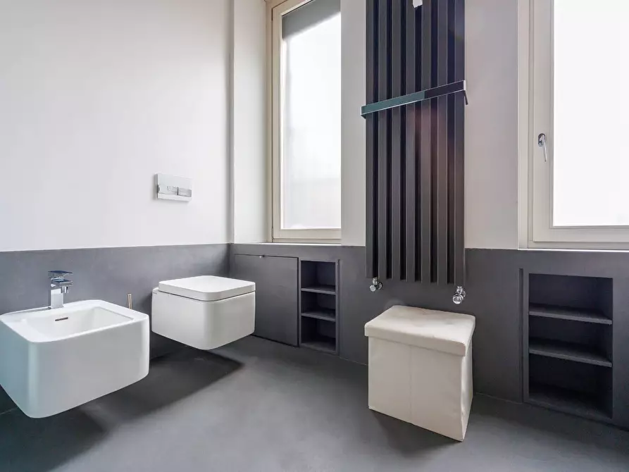 Immagine 43 di Appartamento in affitto  in Via Roma 305 a Torino
