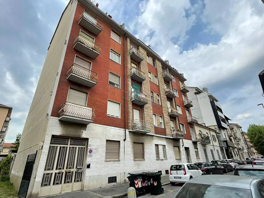 Immagine 1 di Appartamento in vendita  in Via Crevacuore 45 a Torino