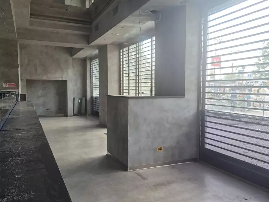 Immagine 6 di Attività commerciale in affitto  in Via Casale a Milano