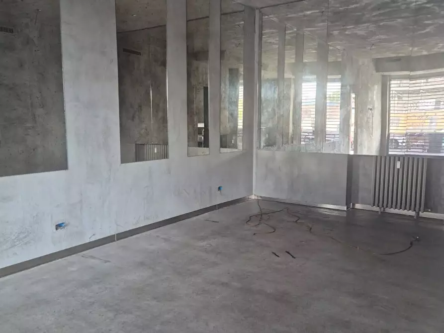 Immagine 7 di Attività commerciale in affitto  in Via Casale a Milano