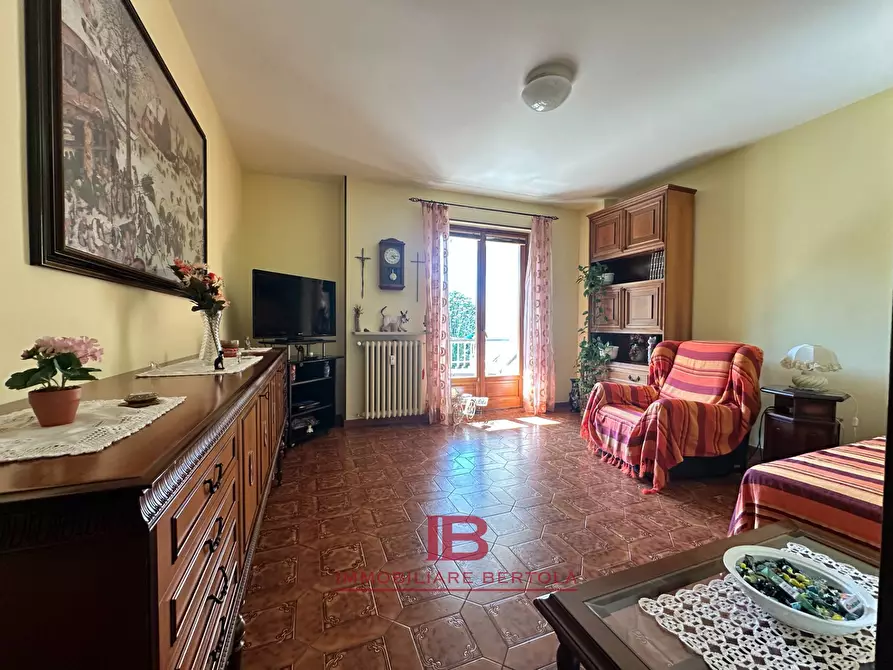 Immagine 3 di Appartamento in vendita  in Piazza Papa Giovanni 4 a Dronero