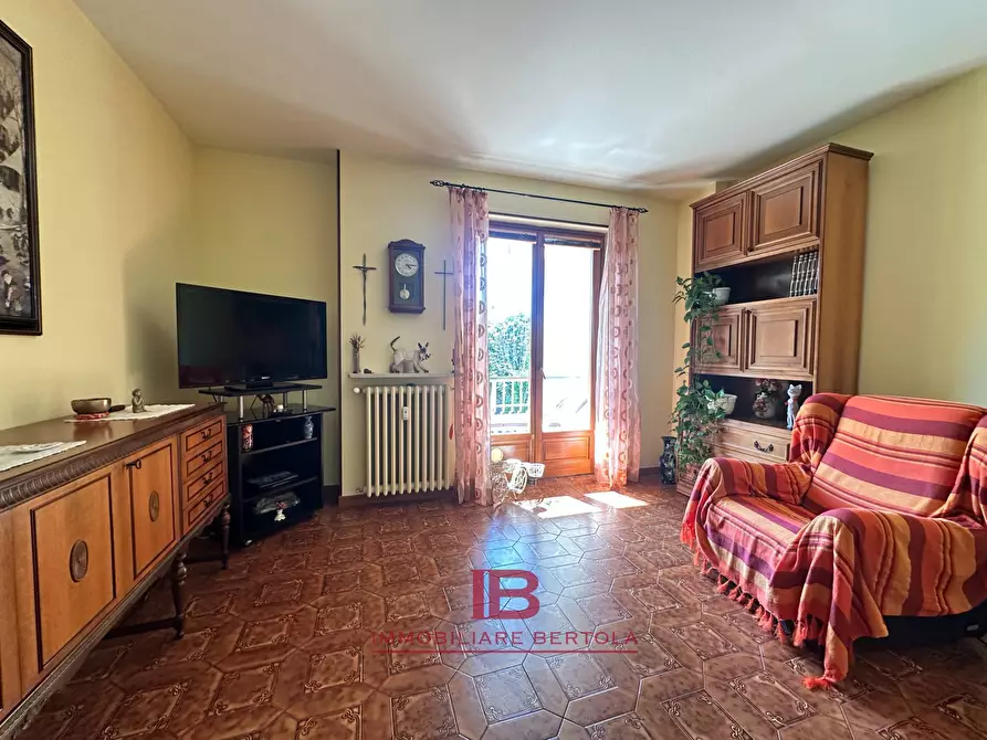Immagine 2 di Appartamento in vendita  in Piazza Papa Giovanni 4 a Dronero