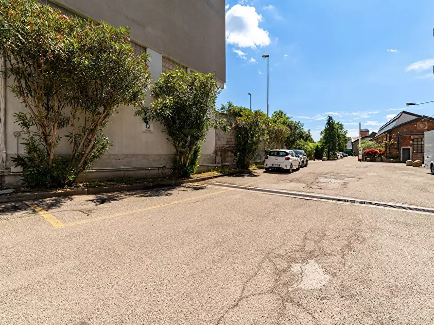 Immagine 38 di Ufficio in affitto  in Via Zante a Milano