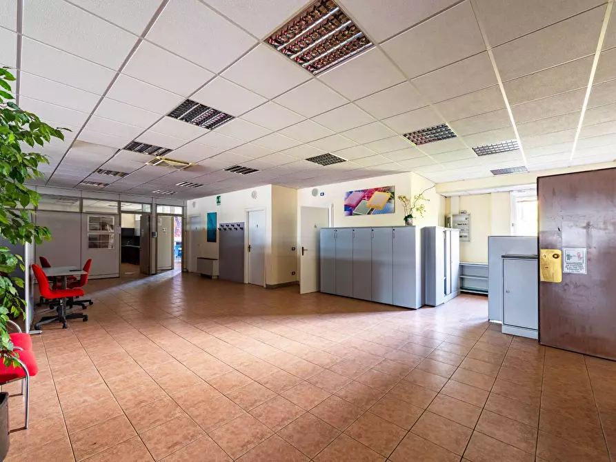 Immagine 30 di Ufficio in affitto  in Via Zante a Milano