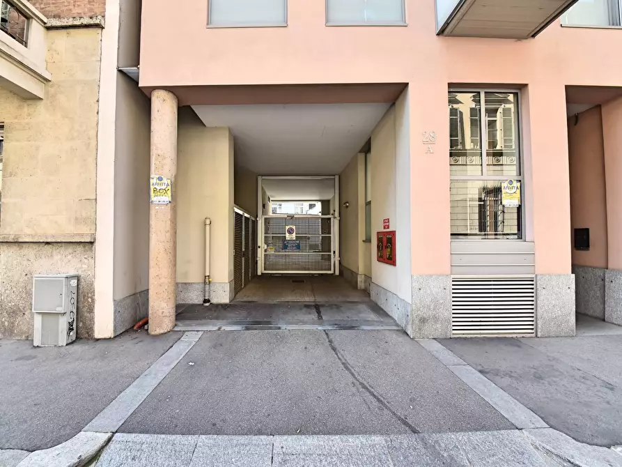 Immagine 7 di Box auto in vendita  in Via Giuseppe Giacosa 28 a Torino