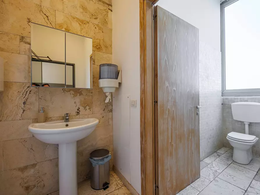 Immagine 19 di Ufficio in affitto  in Via Guglielmo Reiss Romoli a Torino