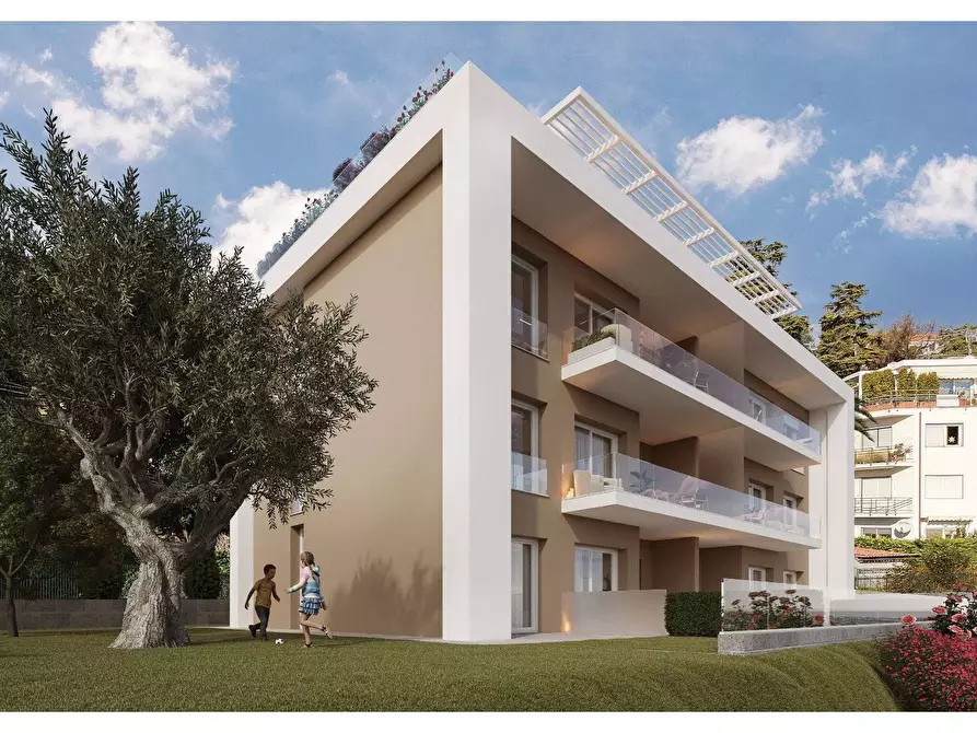 Immagine 1 di Appartamento in vendita  in VIALE CARDUCCI SNC a San Remo