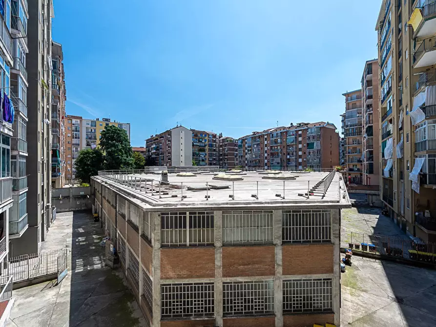 Immagine 31 di Appartamento in vendita  in Corso Sebastopoli 259 a Torino