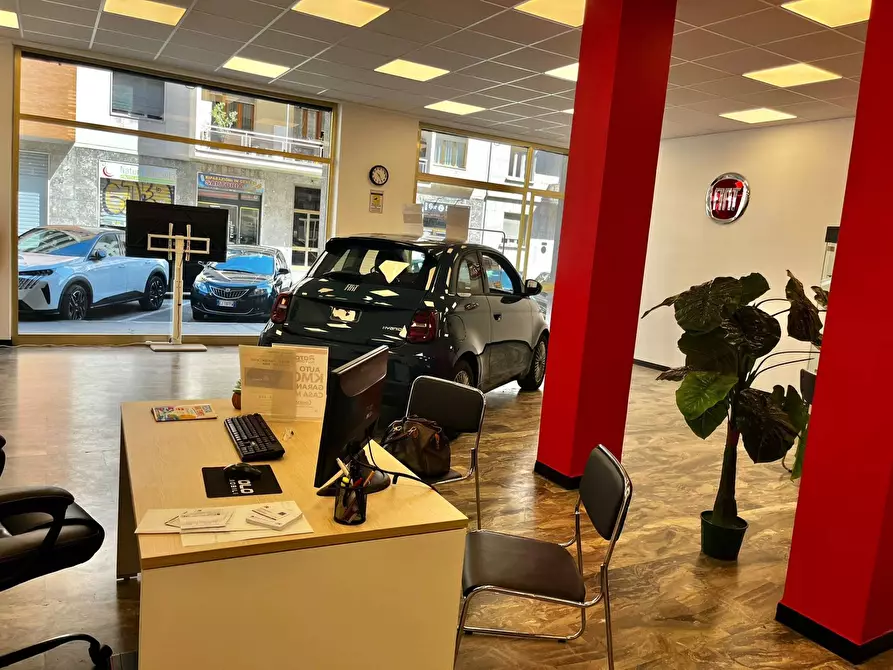 Immagine 6 di Locale commerciale in affitto  in Via Tunisi 50 a Torino