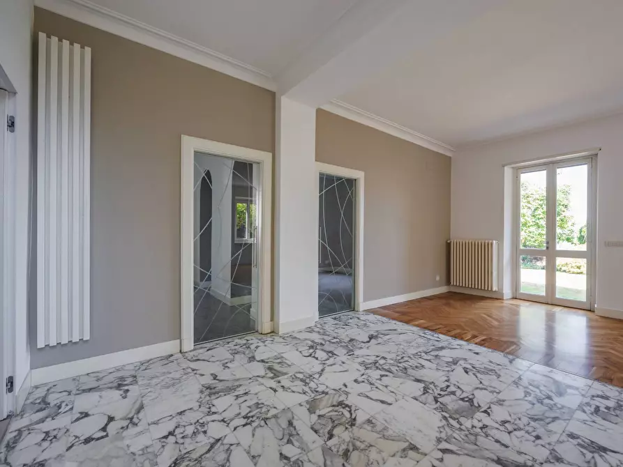 Immagine 5 di Villa in affitto  in Strada Del Cantello 24 a Torino